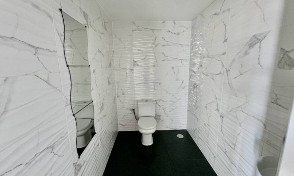 Sale - Commercial -
Algorfa - La Finca Golf Resort