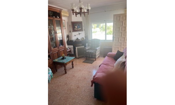 Sprzedaż - Willa wolnostojąca -
Punta Prima