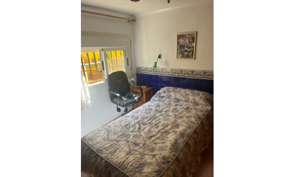 Sprzedaż - Willa wolnostojąca -
Punta Prima