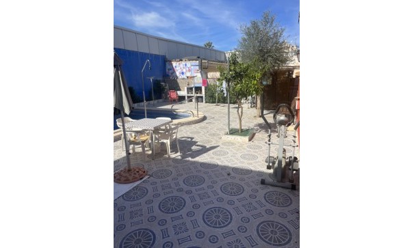 Sprzedaż - Willa wolnostojąca -
Punta Prima