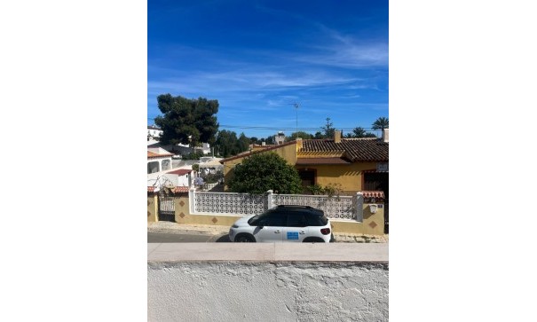 Sprzedaż - Willa wolnostojąca -
Punta Prima