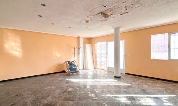 Herverkoop - Commercieel -
Torrevieja - Playa del Cura