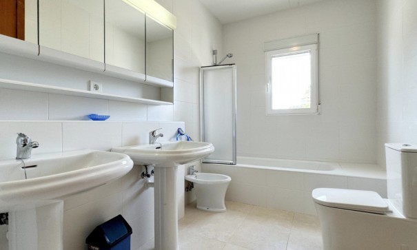 Sale - Detached Villa -
Orihuela Costa - La Zenia