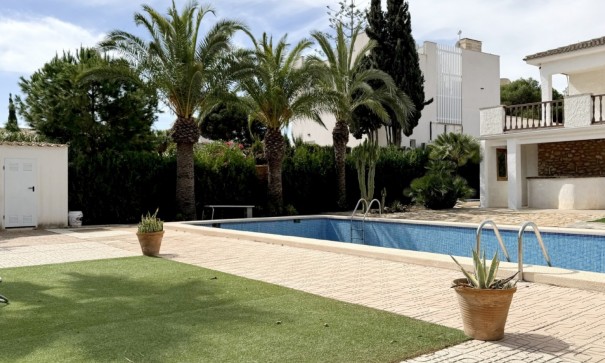 Sale - Detached Villa -
Orihuela Costa - La Zenia