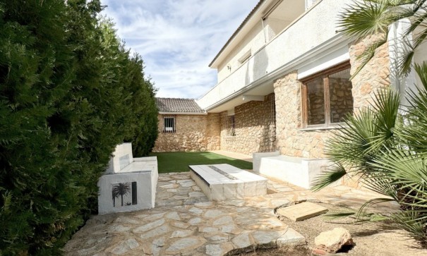 Sale - Detached Villa -
Orihuela Costa - La Zenia