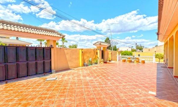 Sale - Detached Villa -
Torrevieja - Los Balcones - Los Altos del Edén