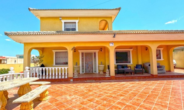 Sale - Detached Villa -
Torrevieja - Los Balcones - Los Altos del Edén