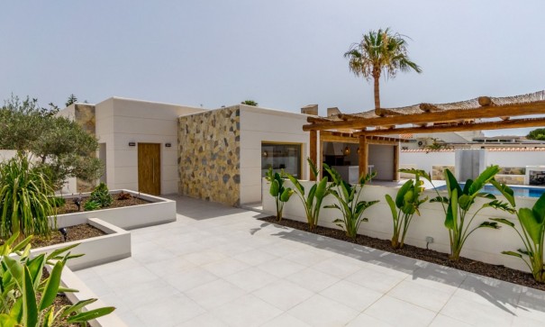 Resale - Freistehende Villa -
Torrevieja - Torreta florida