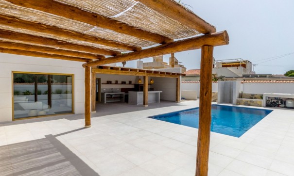 Resale - Freistehende Villa -
Torrevieja - Torreta florida