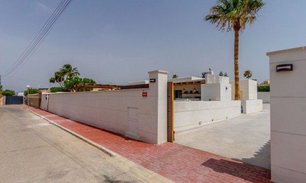 Resale - Freistehende Villa -
Torrevieja - Torreta florida