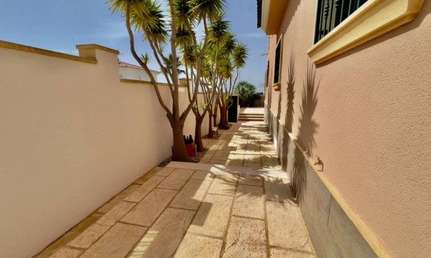 Sale - Detached Villa -
Ciudad Quesada - Rojales - La Fiesta