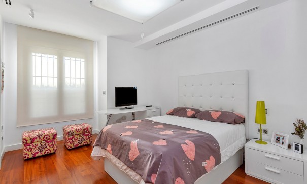 Återförsäljning - Fristående villa -
Algorfa - La Finca Golf Resort