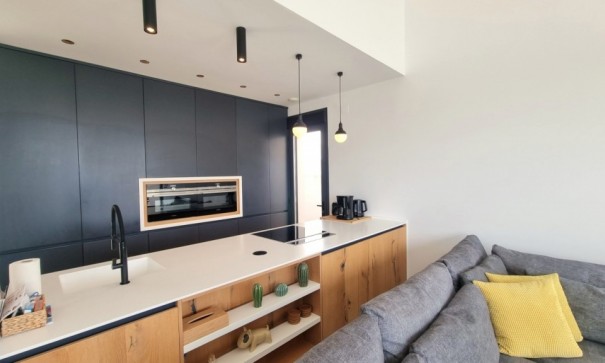 Återförsäljning - Fristående villa -
Rojales