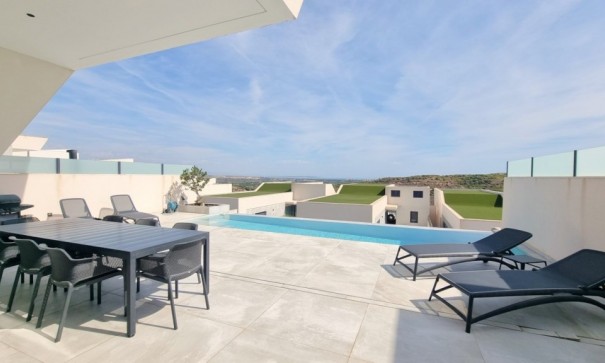 Återförsäljning - Fristående villa -
Rojales