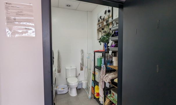 Återförsäljning - Kommersiell -
Lo Crispin