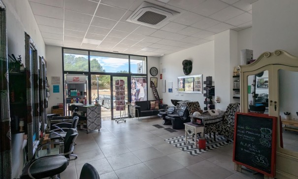 Återförsäljning - Kommersiell -
Lo Crispin