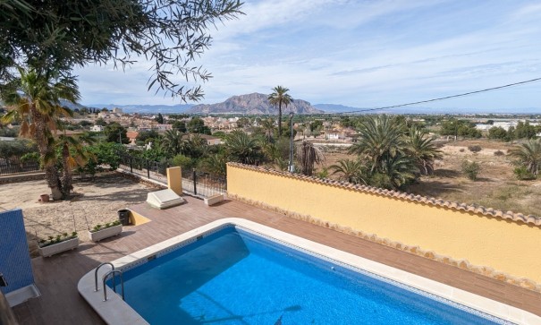 Återförsäljning - Fristående villa -
Bigastro