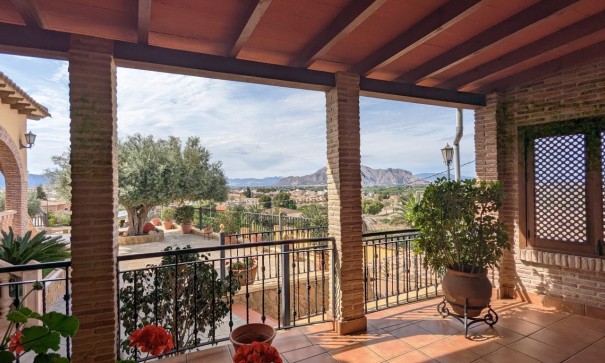 Återförsäljning - Fristående villa -
Bigastro