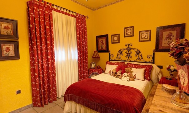 Återförsäljning - Fristående villa -
Bigastro