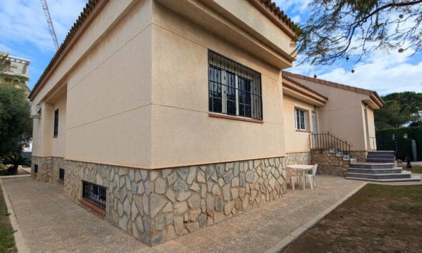 Herverkoop - Vrijstaande Villa -
Mil Palmeras