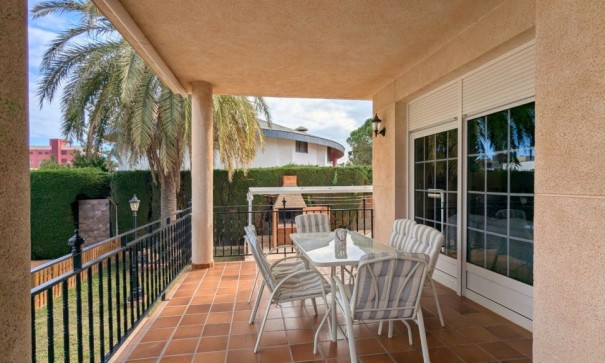 Herverkoop - Vrijstaande Villa -
Mil Palmeras