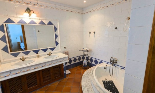 Herverkoop - Vrijstaande Villa -
Mil Palmeras