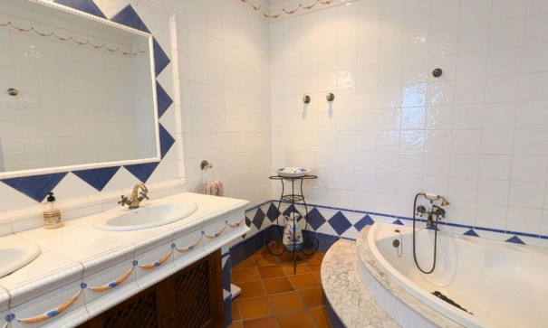 Herverkoop - Vrijstaande Villa -
Mil Palmeras