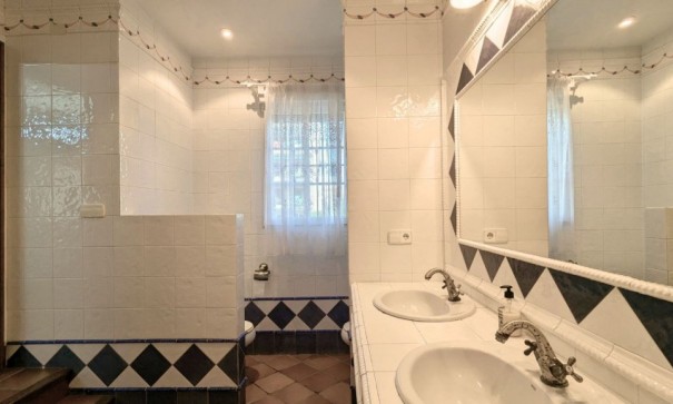 Herverkoop - Vrijstaande Villa -
Mil Palmeras