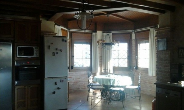 Återförsäljning - Fristående villa -
Elche