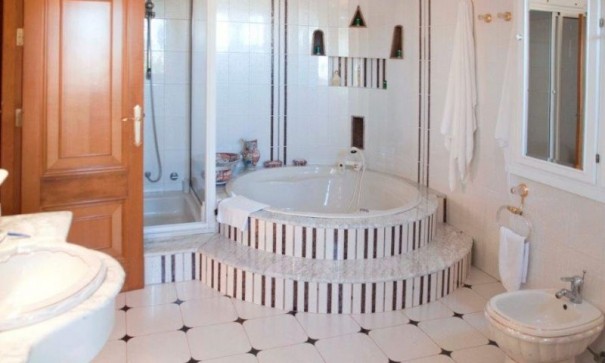 Herverkoop - Vrijstaande Villa -
Orihuela Costa