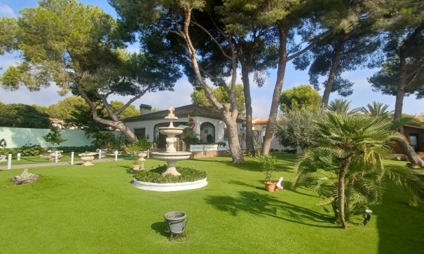 Sprzedaż - Willa wolnostojąca -
Orihuela Costa