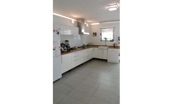 Videresalg - Fritliggende villa -
Alicante