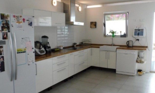 Videresalg - Fritliggende villa -
Alicante