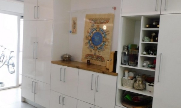 Videresalg - Fritliggende villa -
Alicante