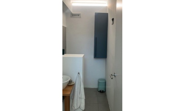 Videresalg - Fritliggende villa -
Alicante