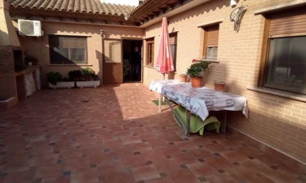 Venta - Chalet Independiente -
Pilar de la Horadada