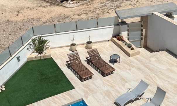 Herverkoop - Vrijstaande Villa -
Orihuela Costa