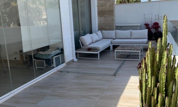 Herverkoop - Vrijstaande Villa -
Orihuela Costa