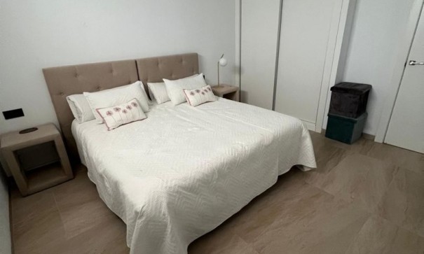 Herverkoop - Vrijstaande Villa -
Orihuela Costa