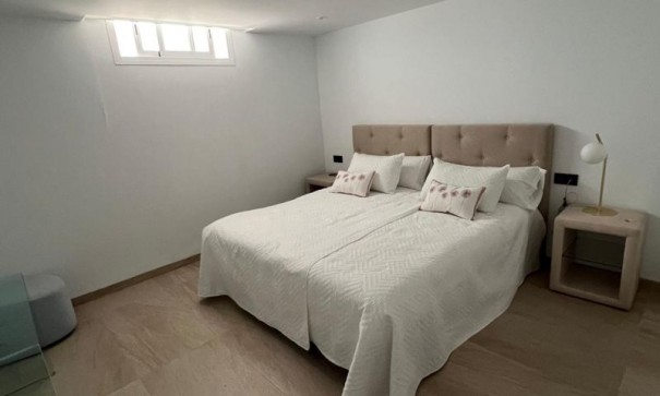 Herverkoop - Vrijstaande Villa -
Orihuela Costa