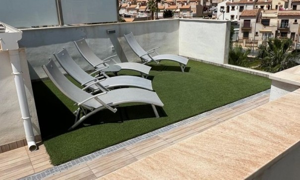 Herverkoop - Vrijstaande Villa -
Orihuela Costa