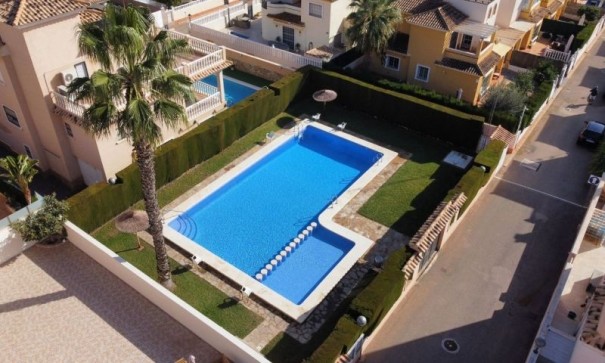 Venta - Chalet Independiente -
Orihuela Costa