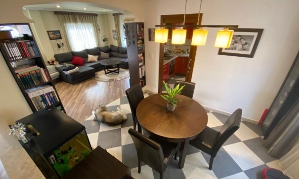 Venta - Chalet Independiente -
Orihuela Costa