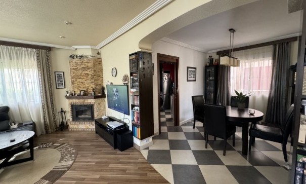 Venta - Chalet Independiente -
Orihuela Costa