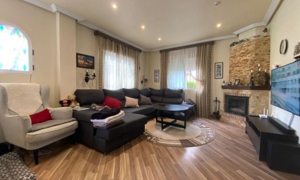 Venta - Chalet Independiente -
Orihuela Costa