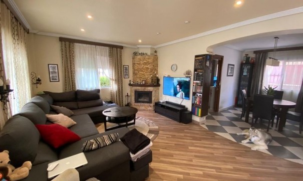 Venta - Chalet Independiente -
Orihuela Costa