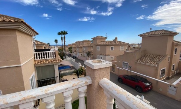 Venta - Chalet Independiente -
Orihuela Costa