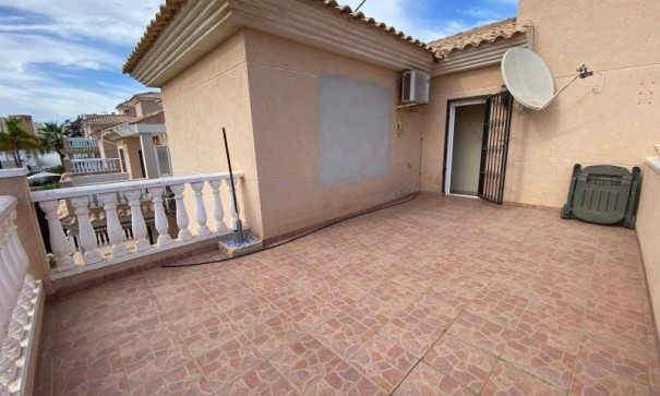 Venta - Chalet Independiente -
Orihuela Costa