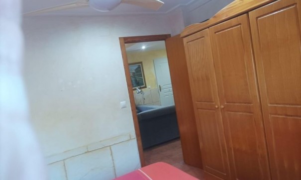 Återförsäljning - Fristående villa -
Elche