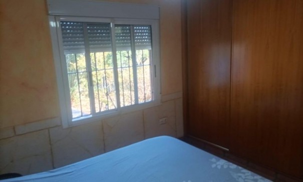 Återförsäljning - Fristående villa -
Elche